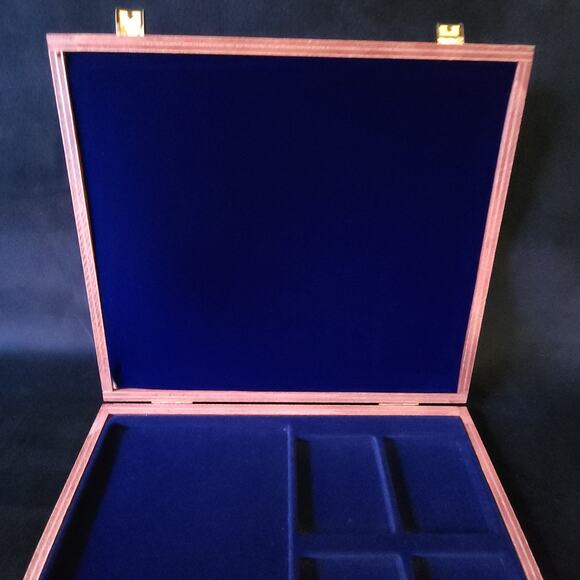 Rare Windsor Mint Collector Coin Holder Box Cherry Wood Presentation Wooden Box - Picture 3 of 8